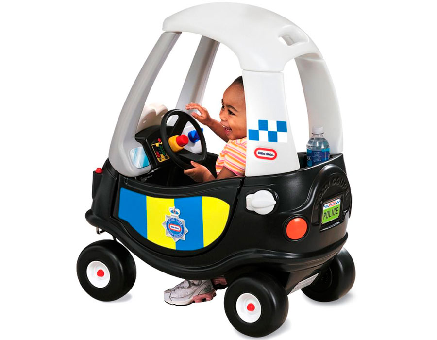 Policía de pequeños tikes