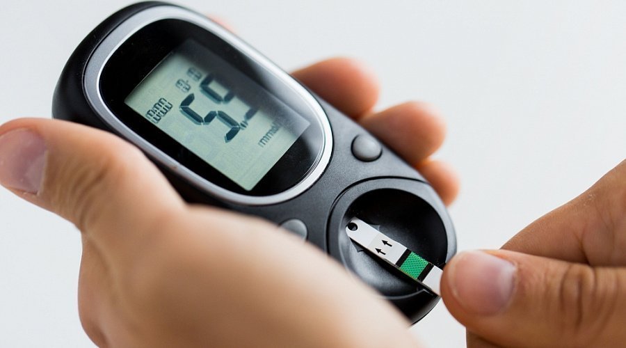 أنواع أجهزة قياس السكر في الدم