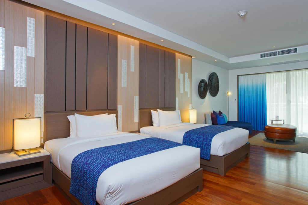 A (z) Holiday Inn Resort Phuket területén fekszik