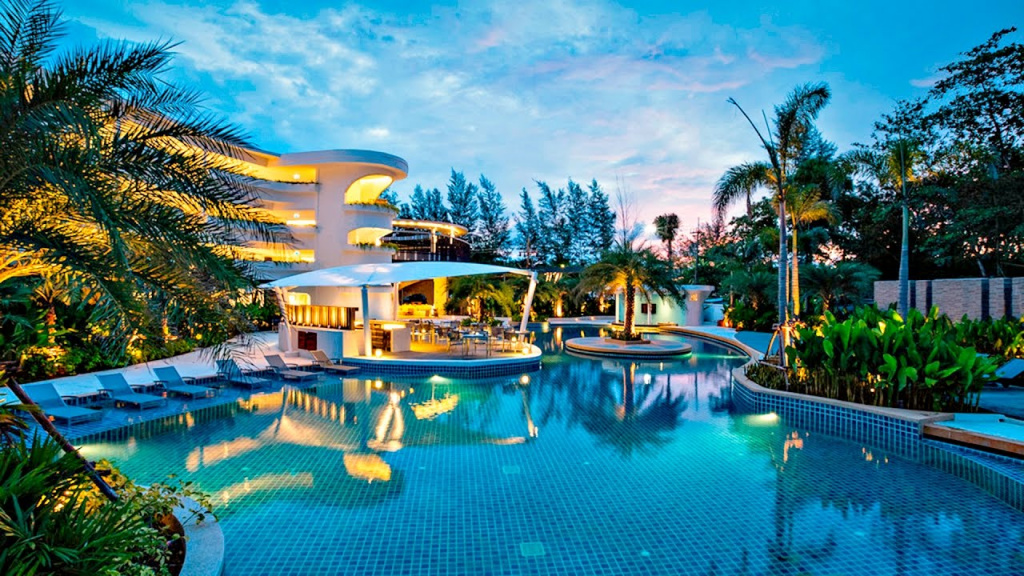 Novotel Phuket Karon Beach Resort och Spa