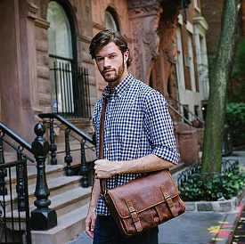 13 أفضل العلامات التجارية من حقائب الرجال